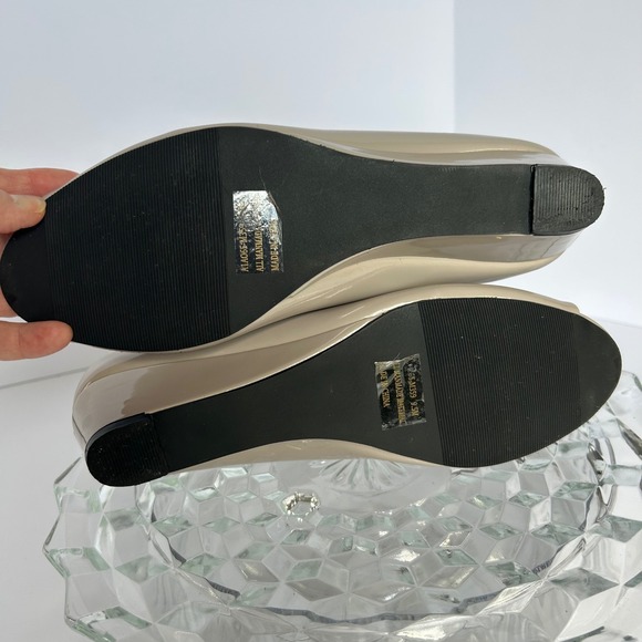 Appleseed's Taupe Patent Leather Peep Toe Wedge Heel Pumps Dress Shoes 9.5M - Picture 6 of 6